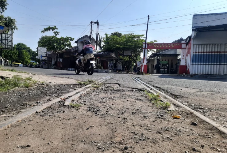 Reaktivasi Jalur Kereta Jember–Panarukan: Bondowoso Hadapi Tantangan Lahan dan Infrastruktur.