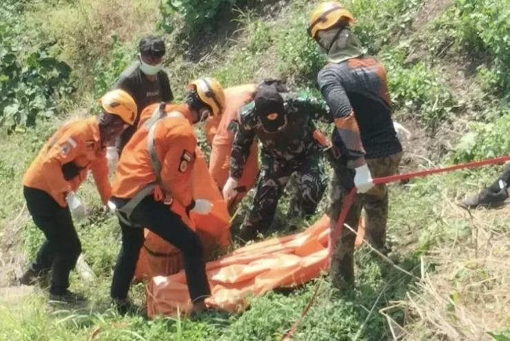 Jasad Lansia Saddiyah Ditemukan di Jurang Desa Suling Wetan, Bondowoso.
